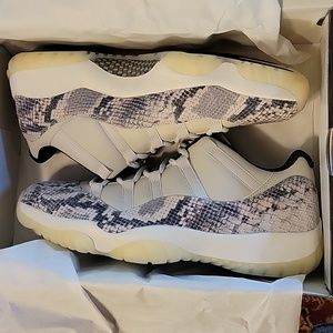 Jordan 11 low